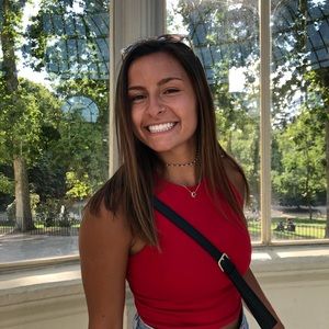 Meet your Posher, April